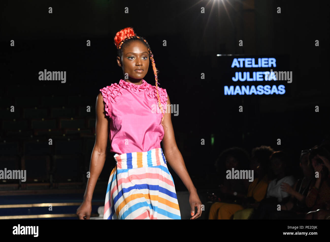 Londres, Royaume-Uni. 11Th Aug 2018. Designer Atelier Julieta Manassas met en valeur sa dernière collection à la Fashion Week de Londres (Afrique) AFWL à Freemasons' Hall le 11 août 2018, Londres, Royaume-Uni. Credit Photo : Alamy/Capital Live News Banque D'Images