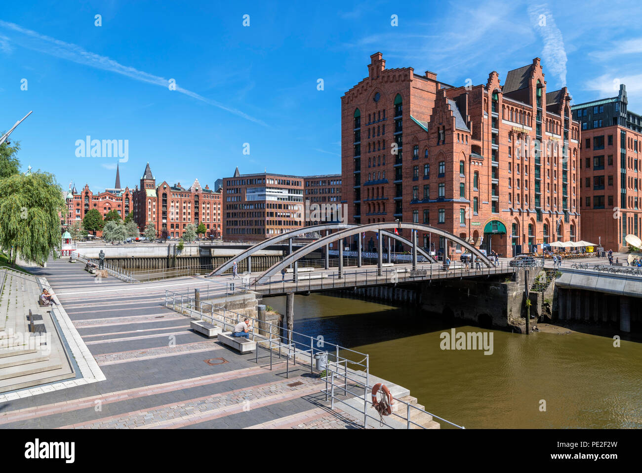 Hambourg, Speicherstadt. L'historique d'entrepôts Speicherstadt de regarder vers l'International Maritime Museum, Hambourg, Allemagne Banque D'Images