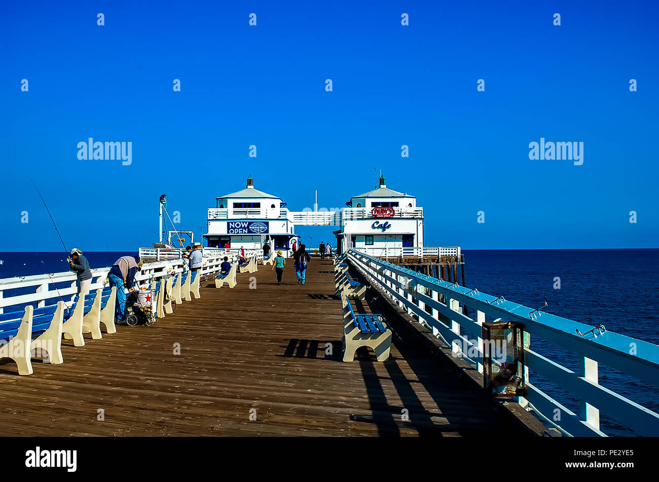 Malibu Pier sur l'Autoroute de la côte pacifique dans la région de Malibu, Californie Banque D'Images