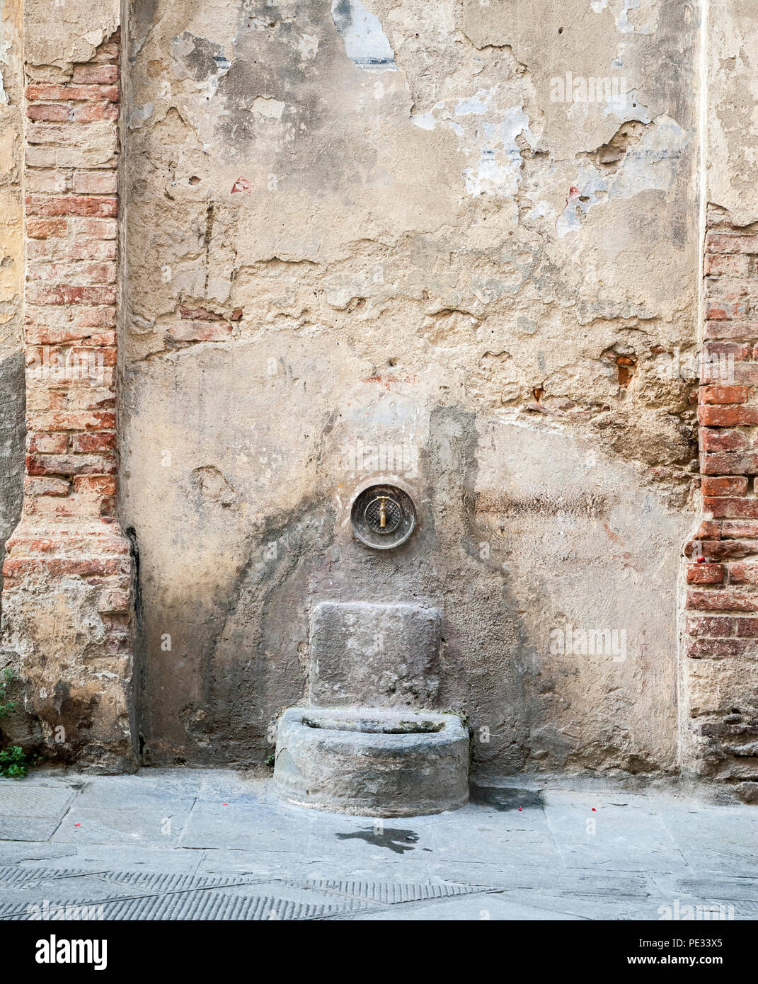 Fontaine de jardin Toscane : Robinet offert