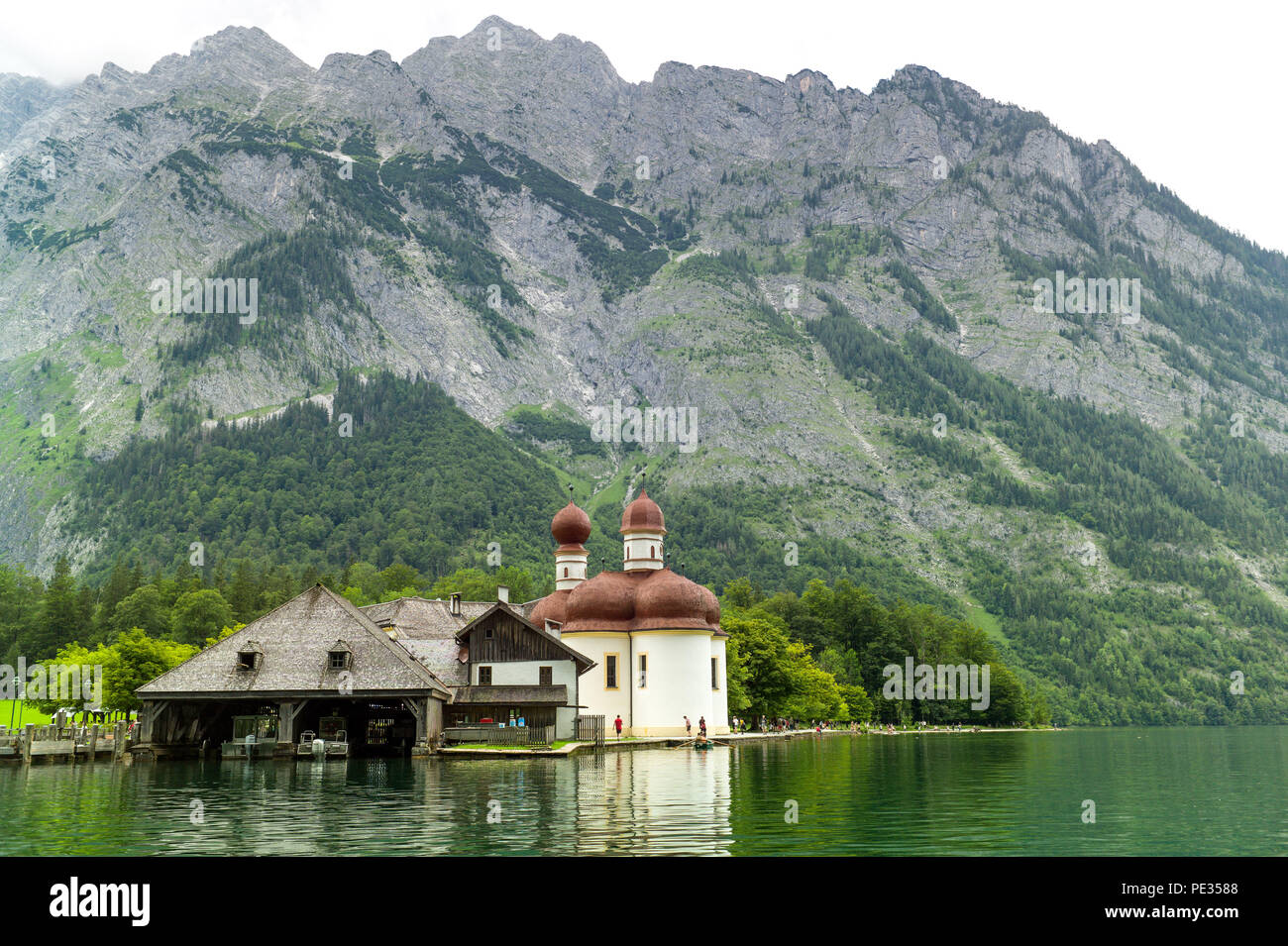 Église St Bartholomews, lac konigssee, parc national de Berchtesgaden Bavaria Allemagne Banque D'Images