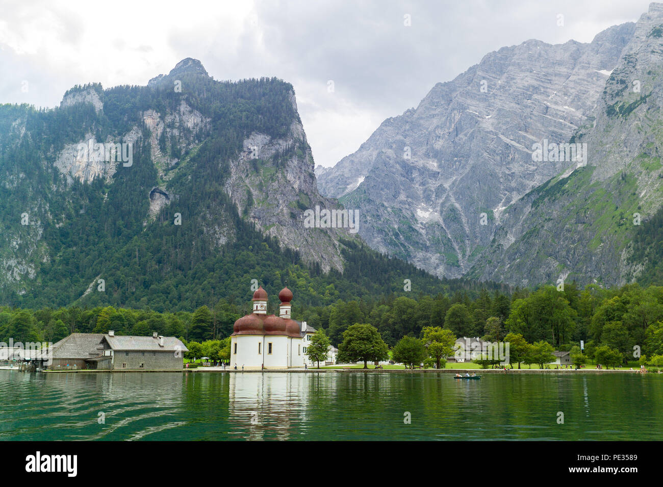Église St Bartholomews, lac konigssee, parc national de Berchtesgaden Bavaria Allemagne Banque D'Images