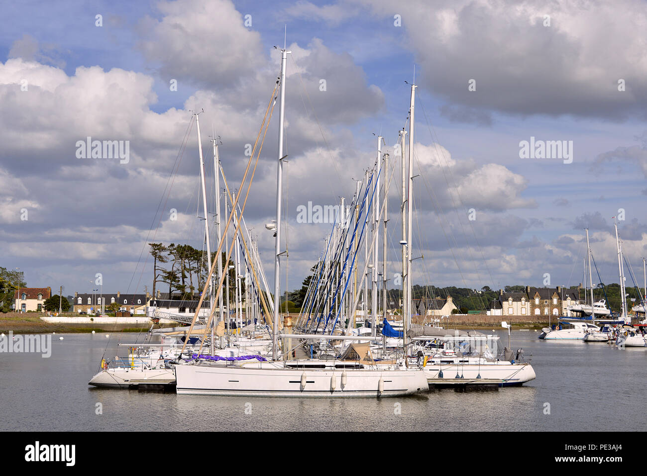 Port de Ploumanac'h, une commune française du département des Côtes-d'Armor en Bretagne, dans le nord-ouest de la France Banque D'Images