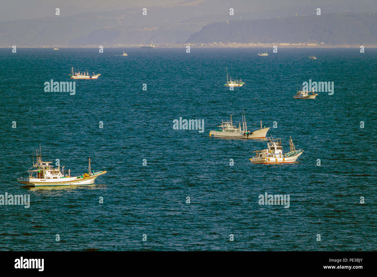 Bateaux de pêche dans le port d'Hiroshima Mer Intérieure de Seto Japon Asie Banque D'Images