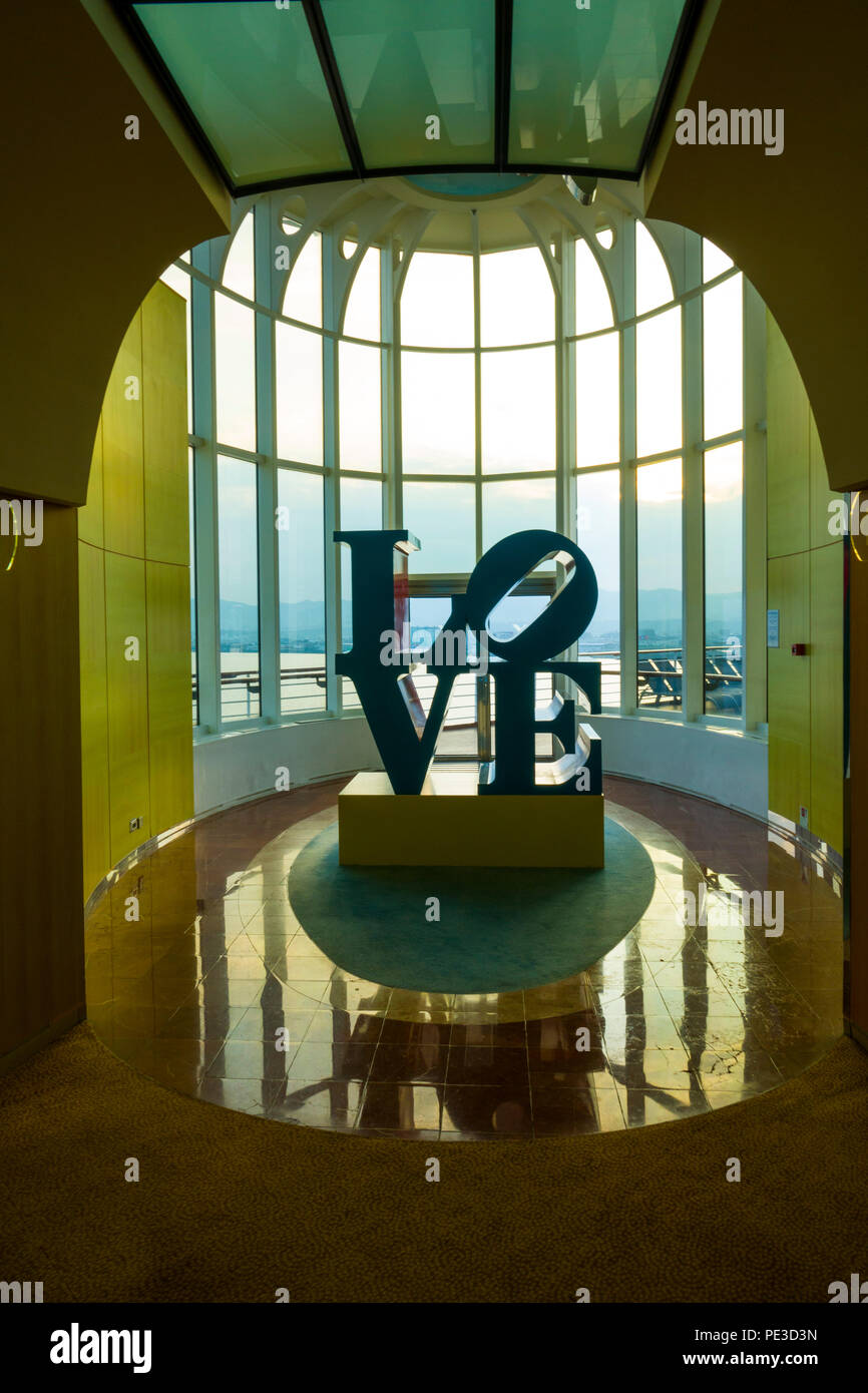 Symbole d'amour sur bateau de croisière Celebrity Millennium Banque D'Images