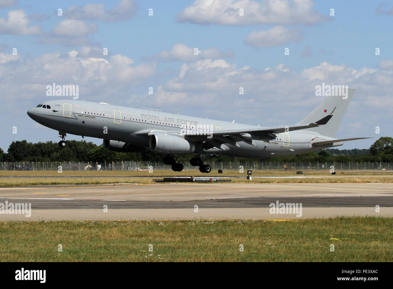 A330 de la Royal Air Force en vol Voyager/cargo) sur l'approche de la RAF Mildenhall. Banque D'Images