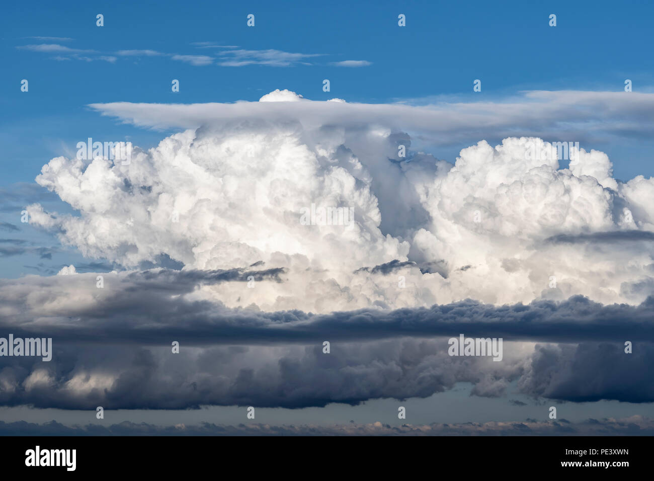 Les Cumulonimbus. Mora Comté, NM, États-Unis d'Amérique, par Dominique Braud/Dembinsky Assoc Photo Banque D'Images