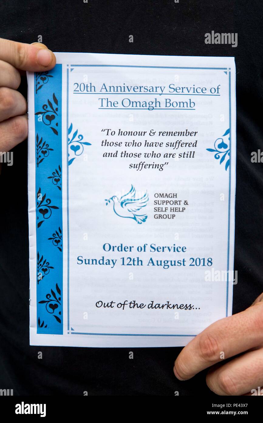 Ordre de service brochure pour le service inter-confessionnelles au Memorial Gardens à Omagh à se souvenir de l'attentat d'Omagh sur 20 ans. Banque D'Images