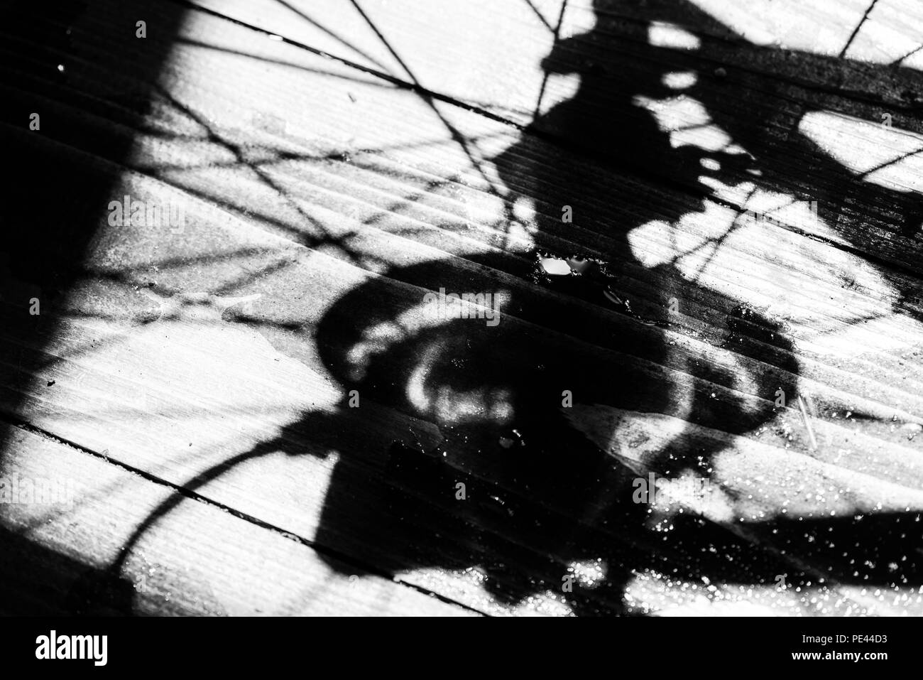 Libre De Droit Des Parties Mecaniques D Un Systeme D Engrenage Arriere Velos Cog Avec La Chaine Dans Un Etat Usage Et Les Rayons De L Image Et Du Visible Je Photo Stock Alamy