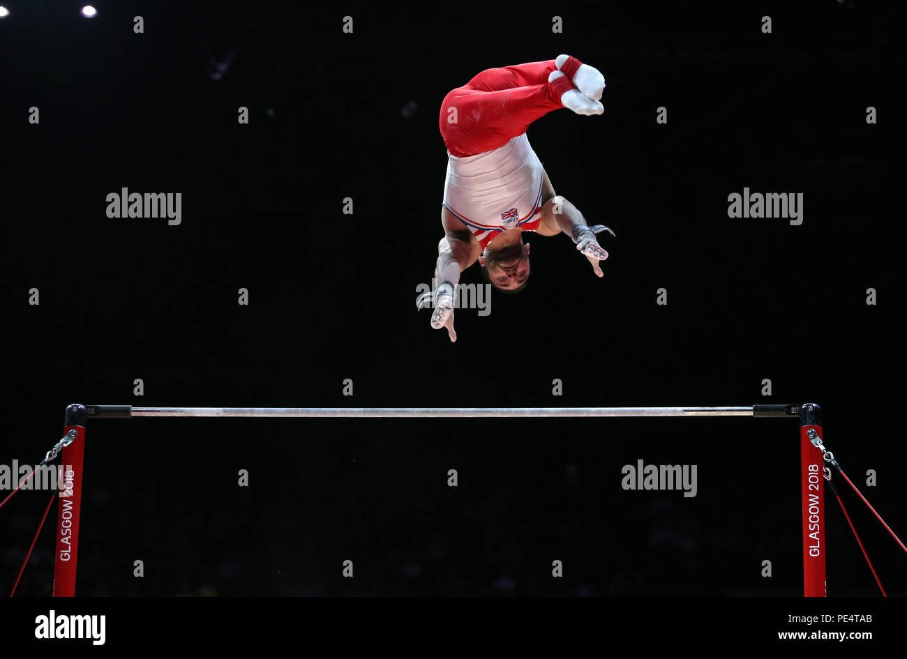 La société britannique James Hall est en concurrence sur la barre horizontale dans l'appareil d'hommes pendant la journée finale 11 de l'European Championships 2018 SSE à l'Hydro, Glasgow. Banque D'Images