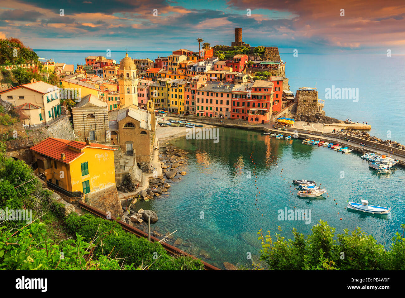 Panorama Magnifique De Vernazza Color s Spectaculaires difices panorama-magnifique-de-vernazza-color-s-spectaculaires-difices