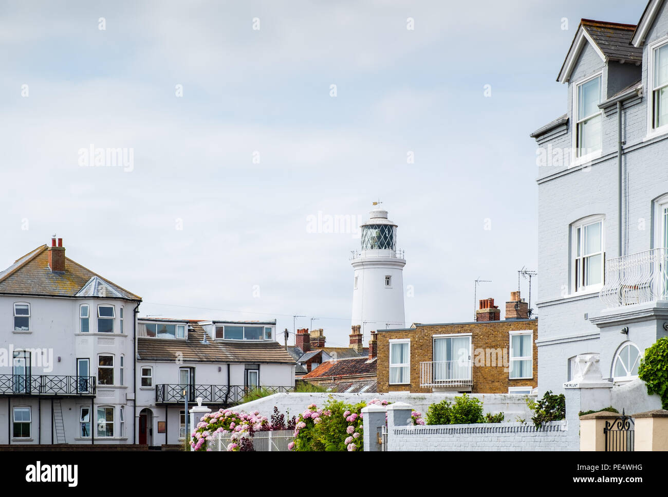 Phare dans quartier résidentiel de Southwold, Suffolk Banque D'Images