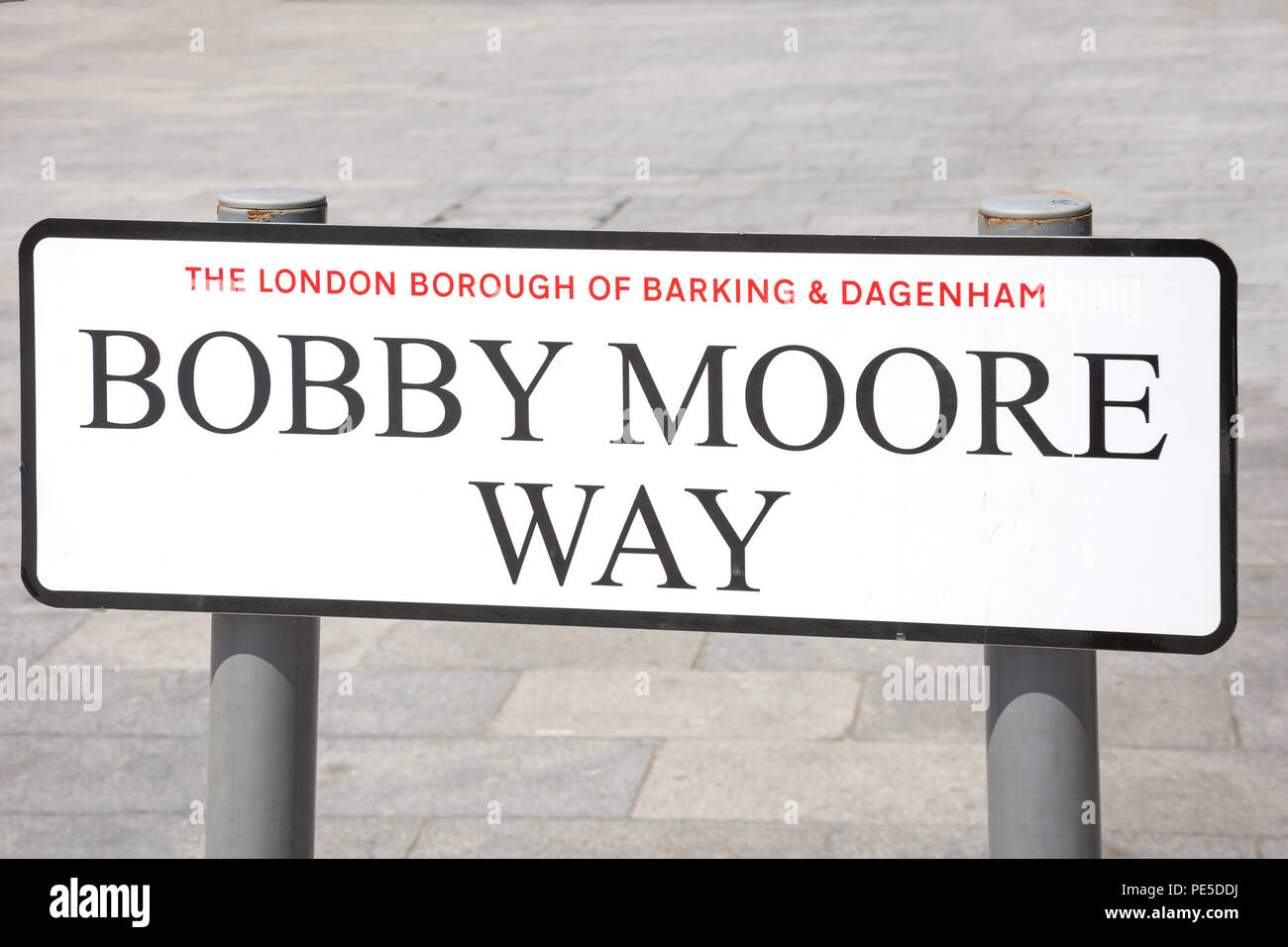 Bobby Moore Way road sign, aboiements, aboiements, London Borough of Barking and Dagenham, Greater London, Angleterre, Royaume-Uni Banque D'Images