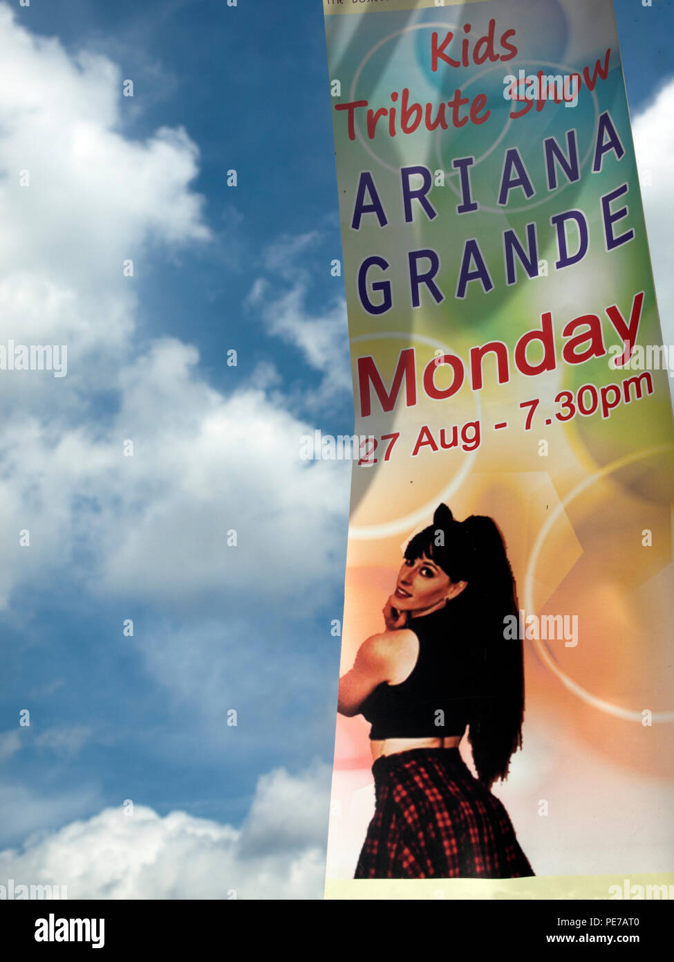 Une affiche pour un spectacle hommage Ariana Grande à Eastbourne Banque D'Images