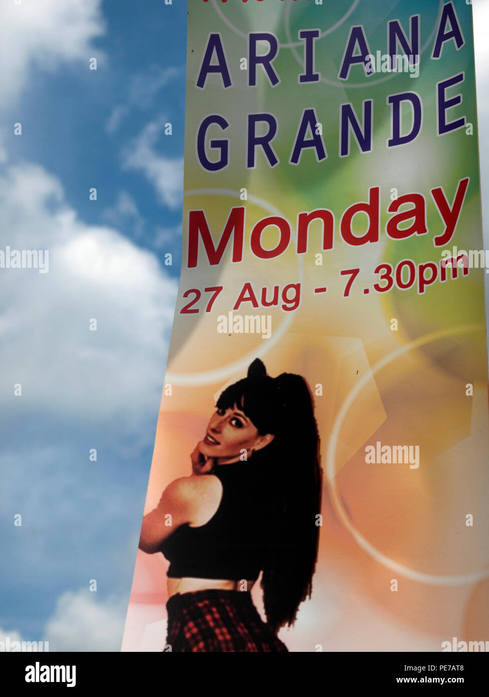 Une affiche pour un spectacle hommage Ariana Grande à Eastbourne Banque D'Images