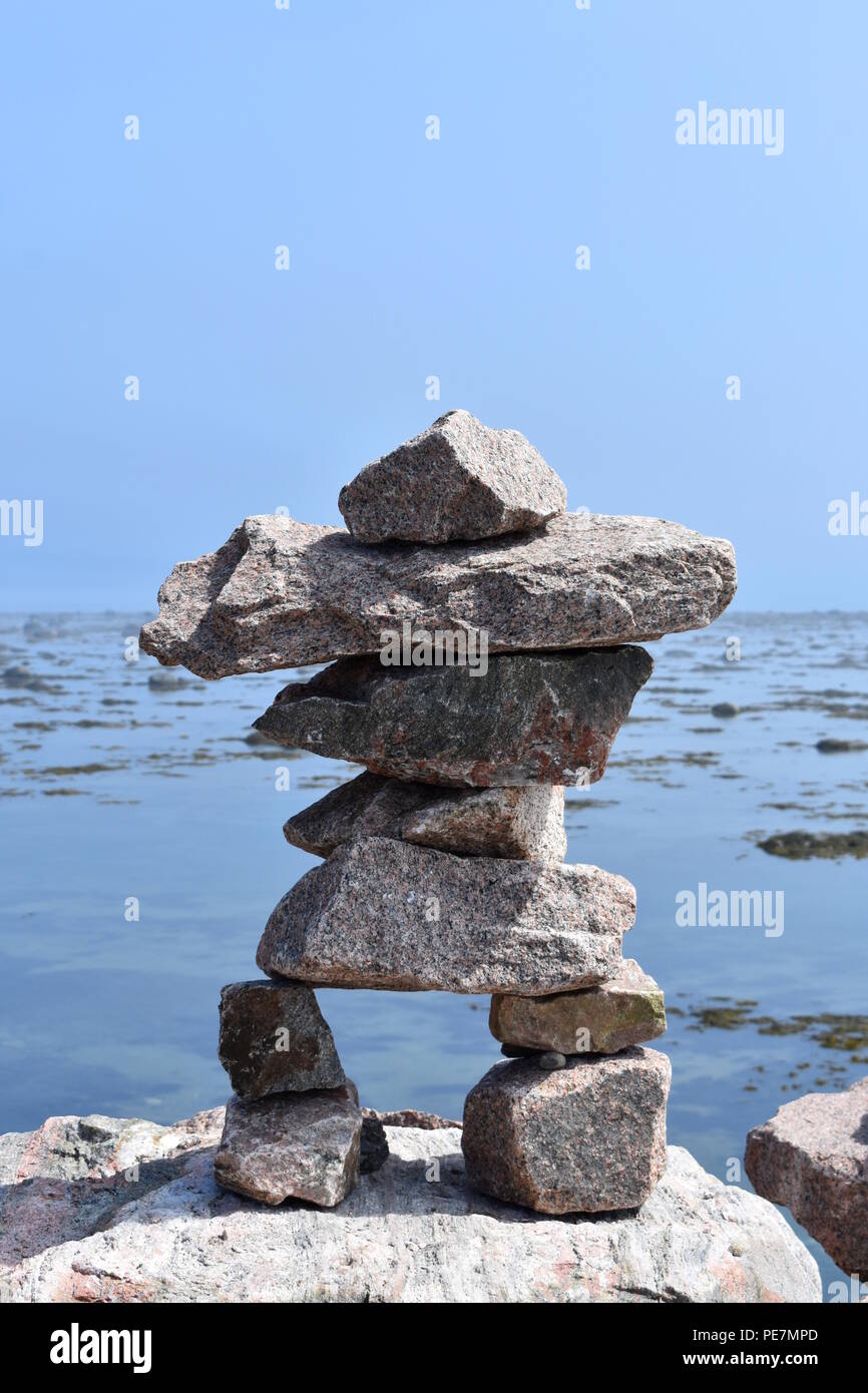 Un Inukshuk de la culture inuite dans la région de Québec, Canada Banque D'Images