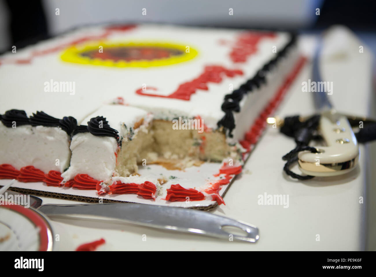 Un Gateau D Anniversaire S Affiche Pendant Un Gateau Symbolique Dans Le Pentagone A Arlington En Virginie Le 10 Novembre 15 La Ceremonie Commemorant Le 240e Anniversaire Du Marine Corps Puisqu Il A Ete Cree Un Gateau D Anniversaire S Affiche Pendant Un Gateau Symbolique Dans Le Pentagone A Arlington En Virginie Le 10 Novembre 15 La Ceremonie Commemorant Le 240e Anniversaire Du Marine Corps Puisqu Il A Ete Cree