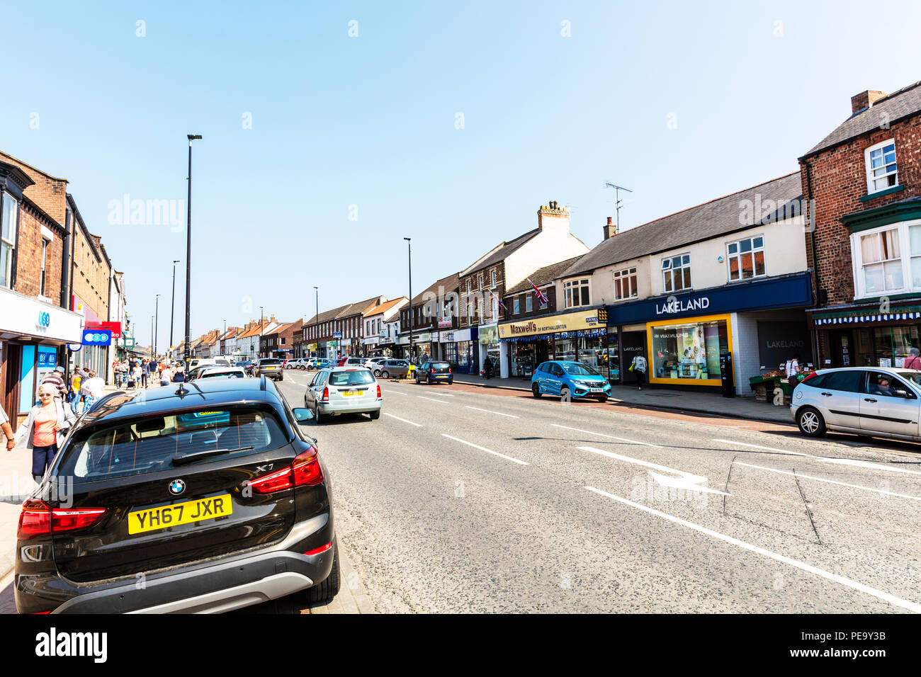 Le centre-ville de Northallerton Northallerton, centre ville Yorkshire UK, Thirsk high street Yorkshire, Thirsk road, route du Yorkshire Banque D'Images