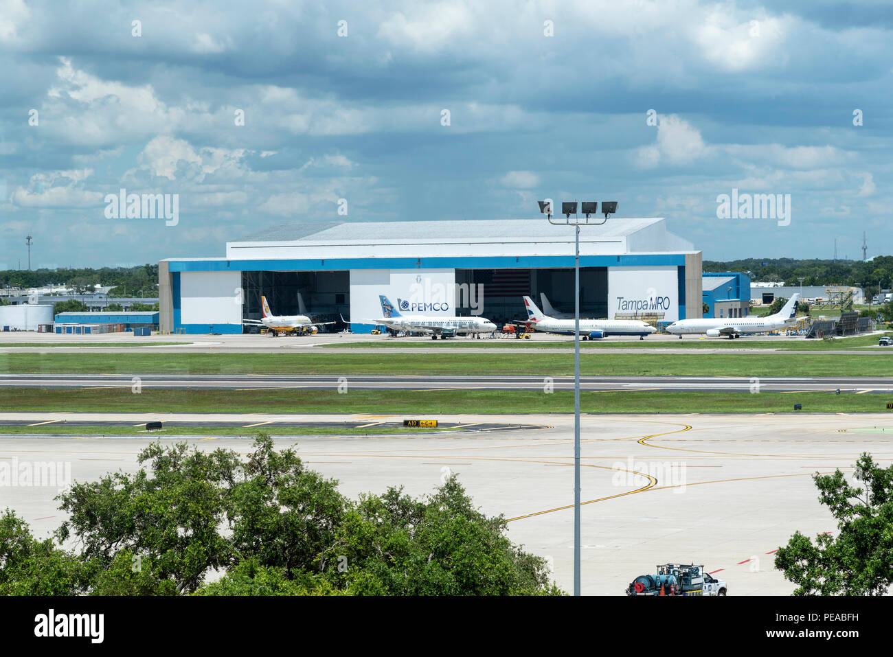 L'entretien d'aéronefs hangars de l'Aéroport International de Tampa, Tampa, Florida, USA Banque D'Images