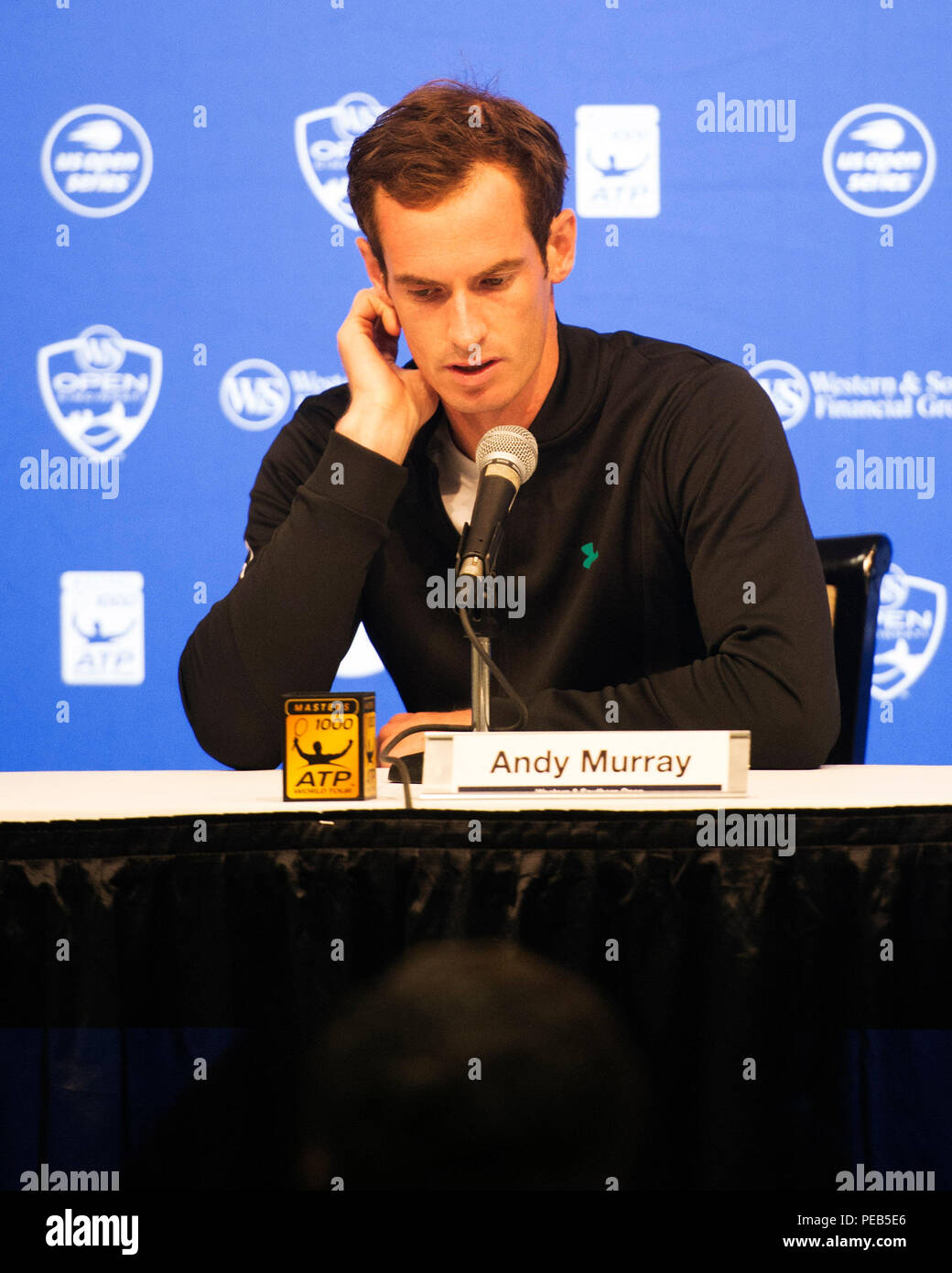 Mason, Ohio, États-Unis. 13 août 2018 : Andy Murray (GBR) s'adresse à la presse après sa perte à Lucas Pouille (FRA) à l'Open Western Southern à Brent Clark/Alay Live News Banque D'Images