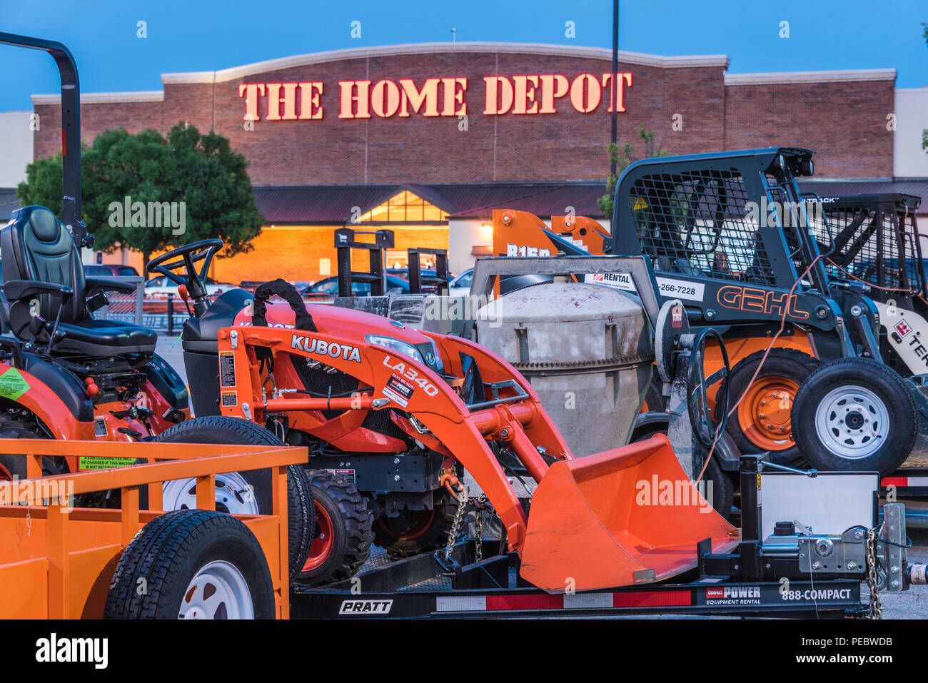 Home Depot à Metro Atlanta avec une gamme de location d'équipement pour la construction, l'industrie et l'agriculture. (ÉTATS-UNIS) Banque D'Images