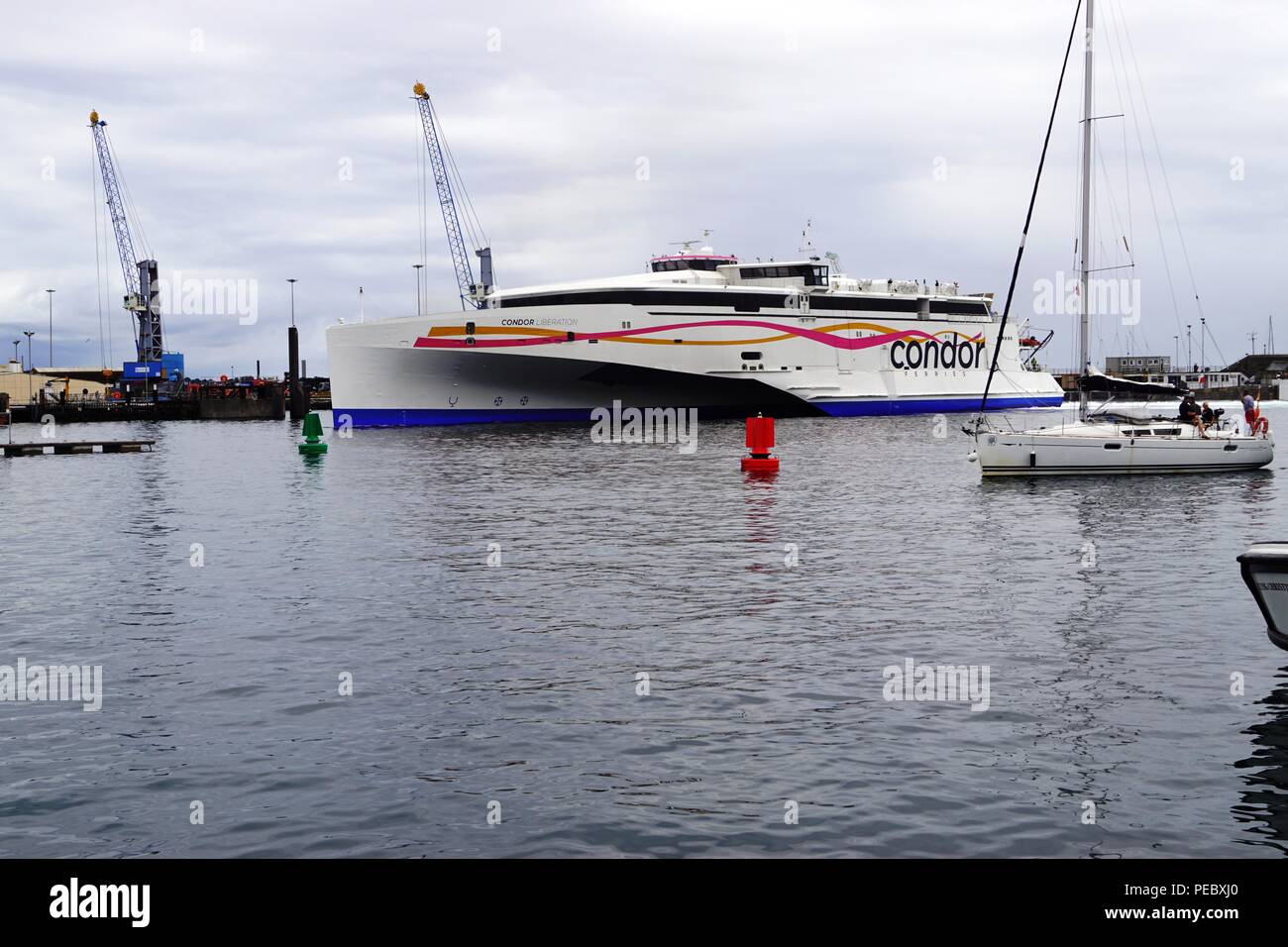 Libération Condor Condor Ferries arrive à St Peter Port, Guernsey#  Banque D'Images