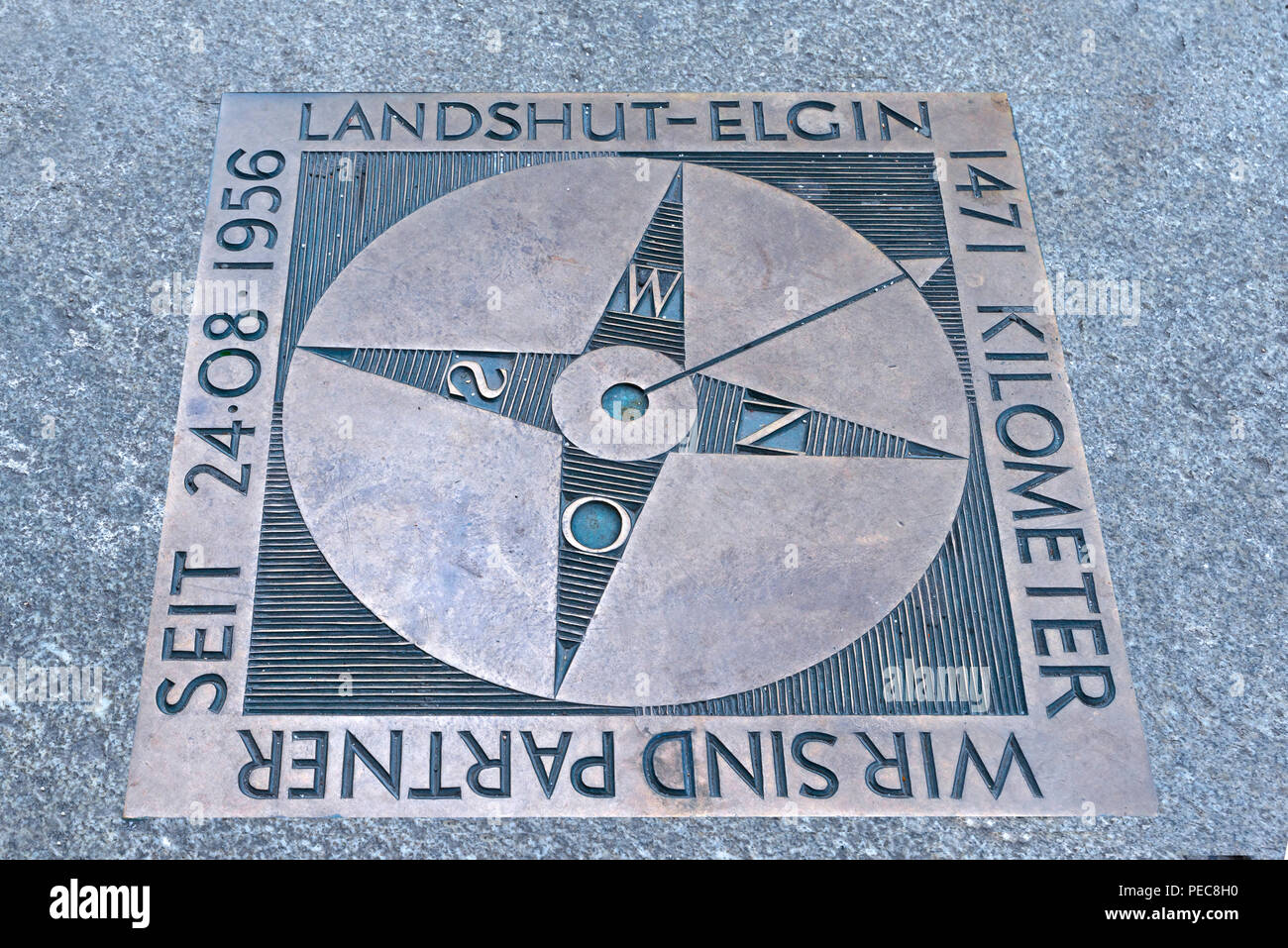 Plaque de base pour le partenariat entre Landshut, Niederbayern et Elgin, Ecosse, Landshut, Basse-Bavière, Allemagne Banque D'Images