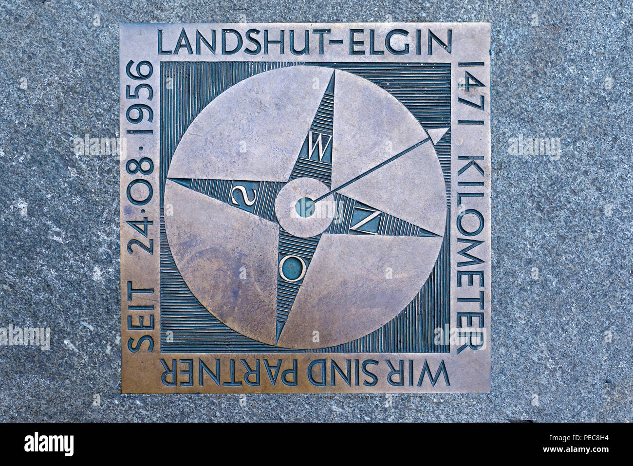 Plaque de base pour le partenariat entre Landshut, Niederbayern et Elgin, Ecosse, Landshut, Basse-Bavière, Allemagne Banque D'Images