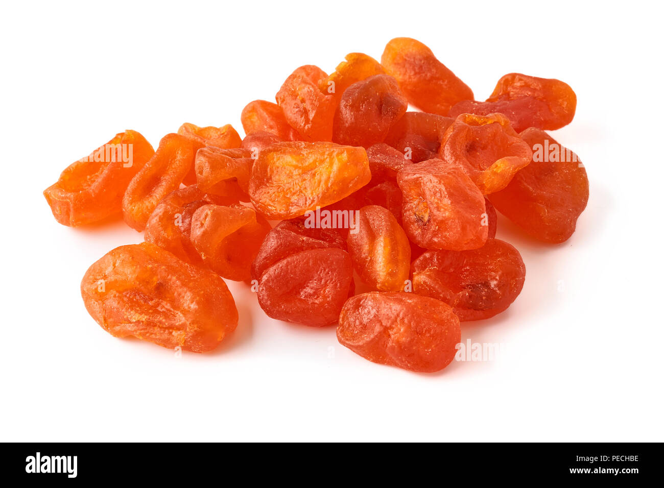 Kumquat orange séchée isolé sur fond blanc. Banque D'Images