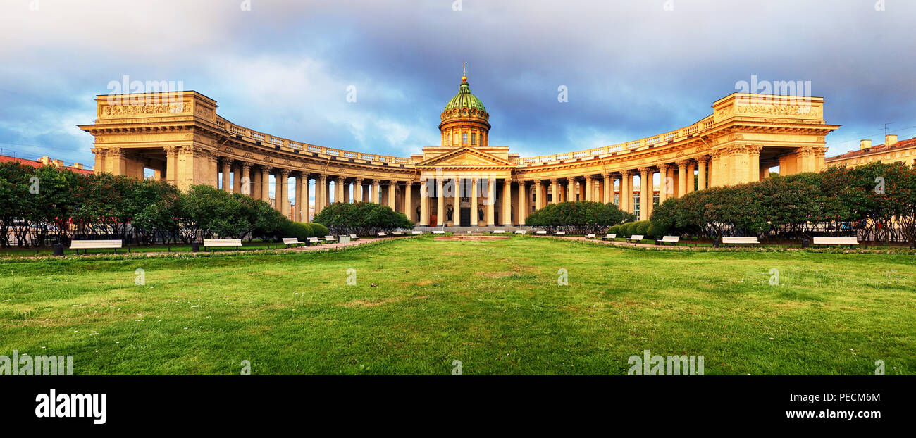 Cathédrale de Notre-Dame de Kazan à Saint-Pétersbourg au lever du soleil Banque D'Images