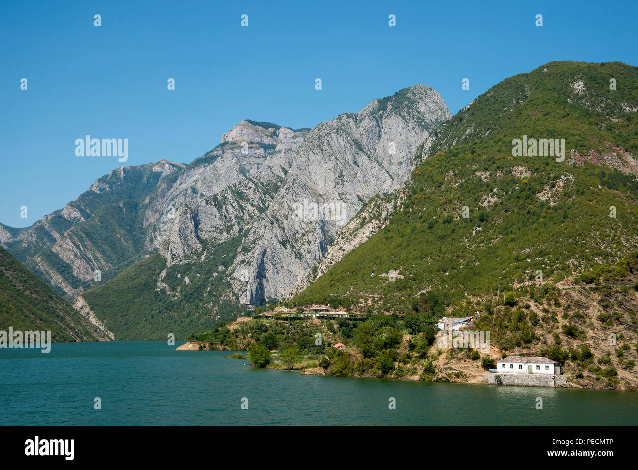 Lac Komani, rivière Drin, Albanie Banque D'Images
