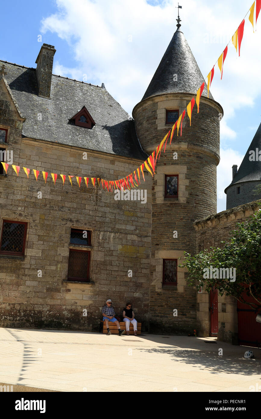 Vue de l'extérieur du Château du Rohan en place de la Congrégation, Josselin, Morbihan, Bretagne, France Banque D'Images