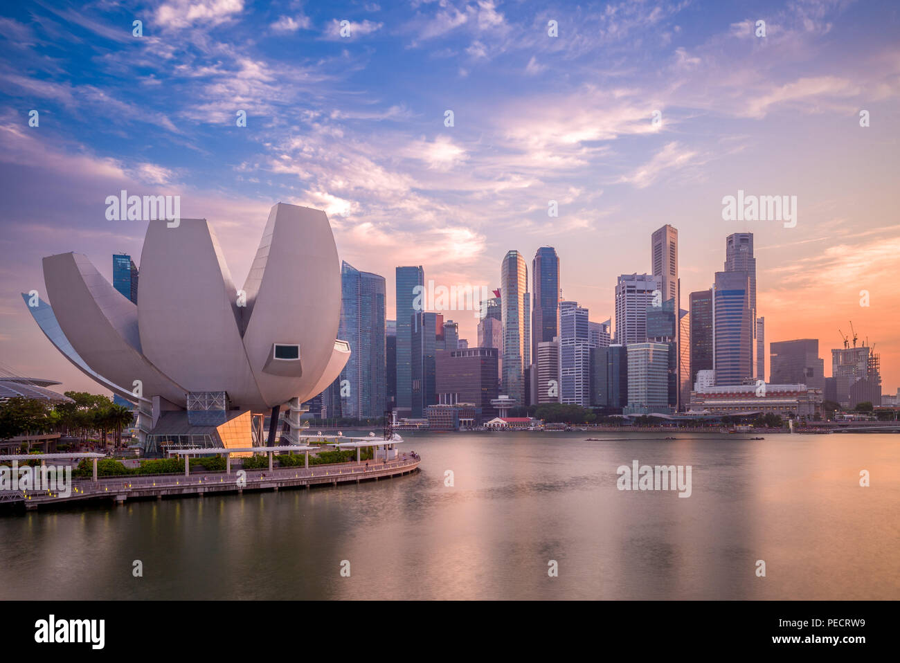 Singapour, Singapour - le 10 août 2018 : skyline de Singapour par le Marina Bay Banque D'Images