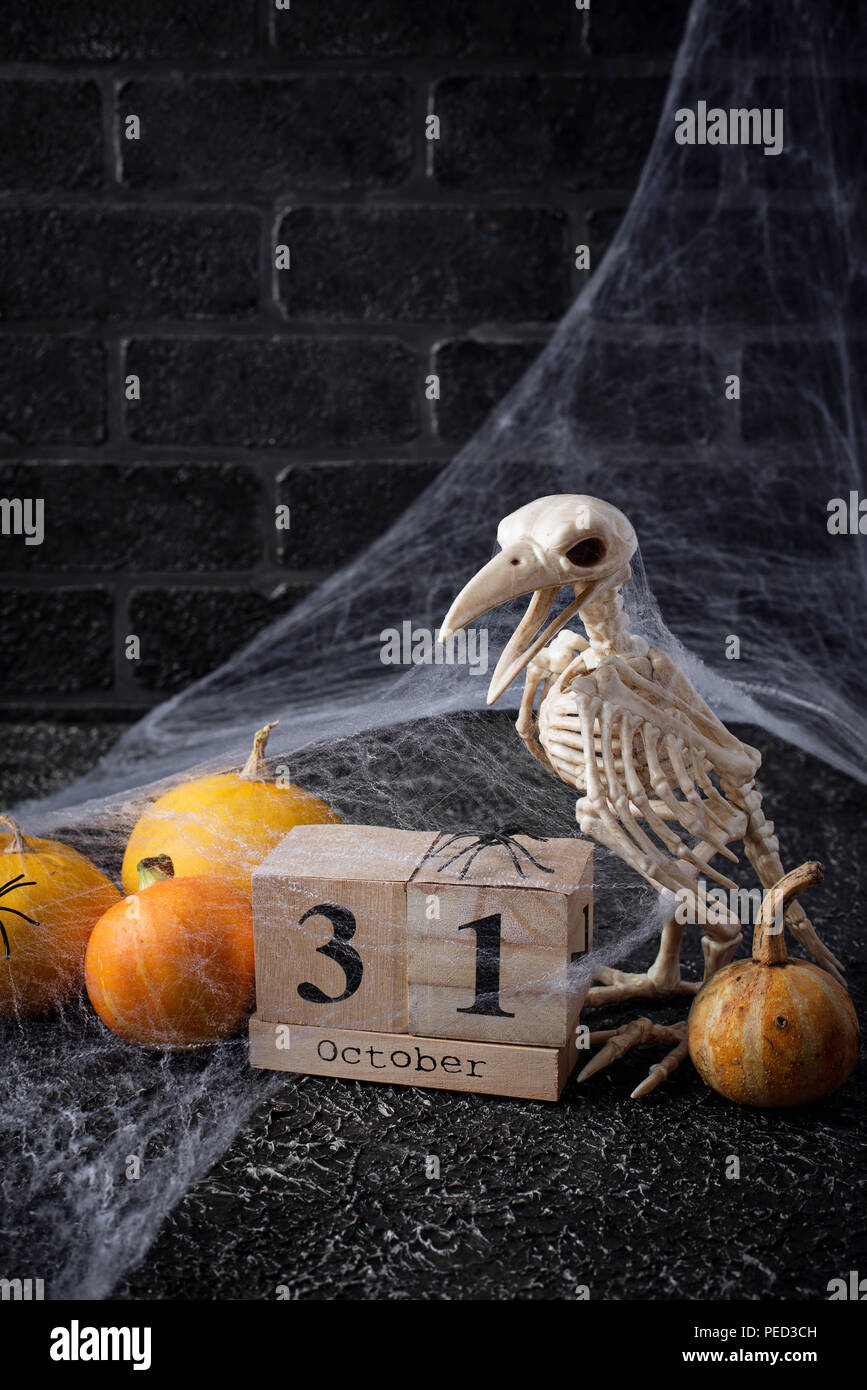 Calendrier en bois avec fond Halloween Banque D'Images