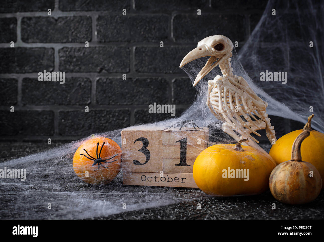 Calendrier en bois avec fond Halloween Banque D'Images