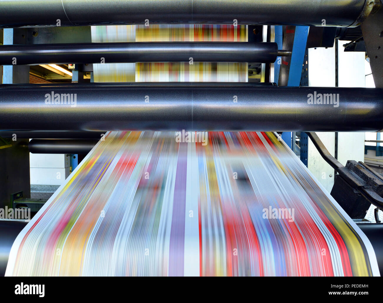 Rouleaux d'impression offset machine dans une grande boutique d'impression pour la production de journaux et magazines Banque D'Images