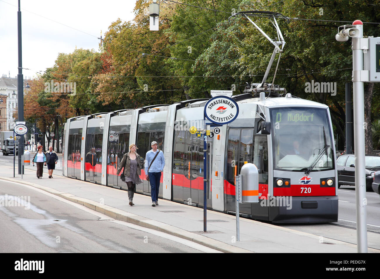 Vienne - 9 SEPTEMBRE : Tramway le 9 septembre 2011 à Vienne. Avec 172km de longueur totale, réseau de tramway de Vienne est parmi les plus importants au monde. En 2009 186. Banque D'Images