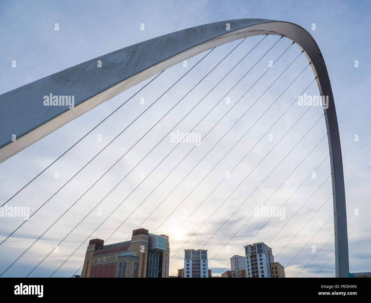 La passerelle du millénaire l'un la rivière Tyne, Newcastle Gateshead Banque D'Images