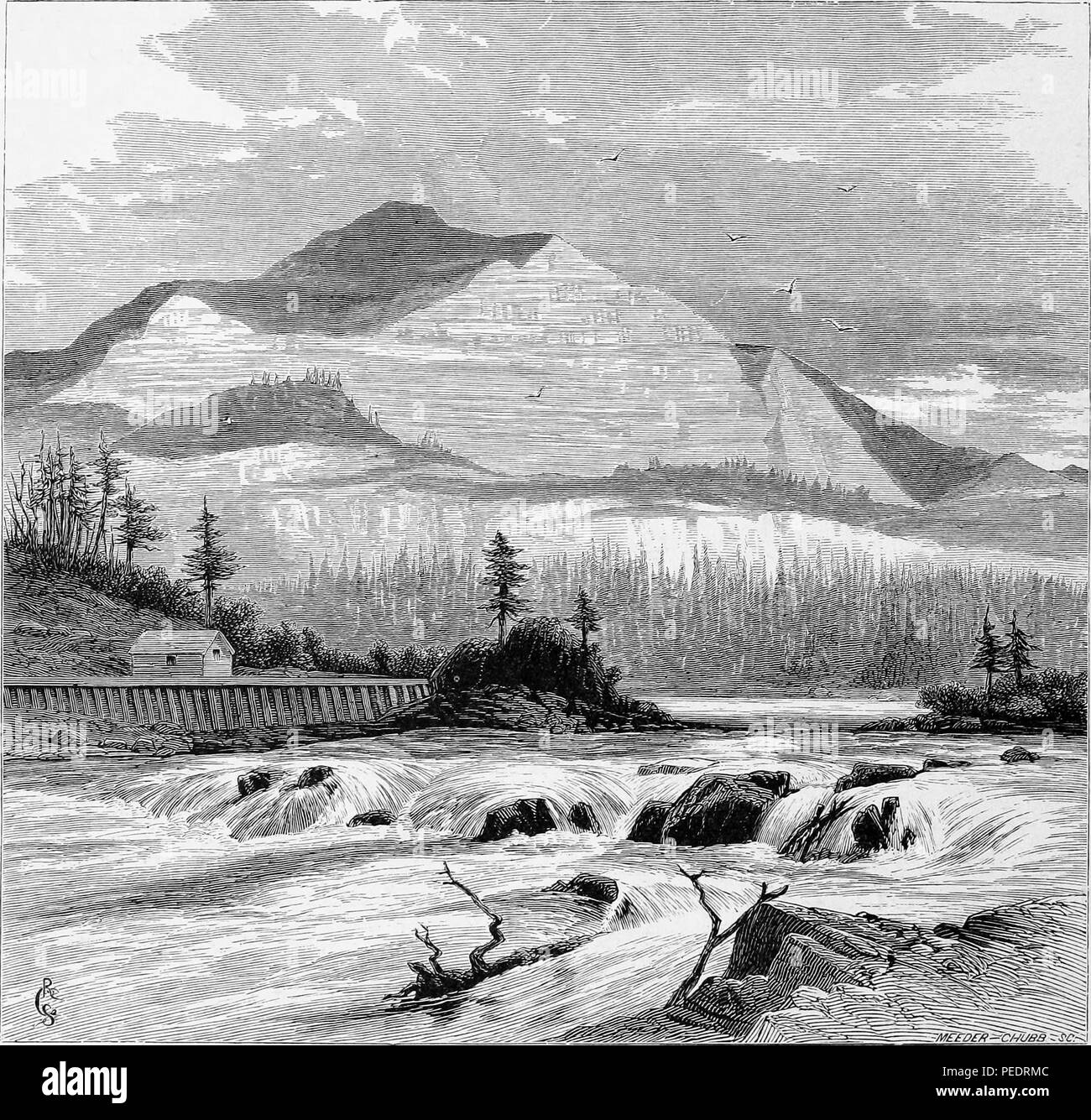 Tirage d'époque en noir et blanc représentant le fleuve Columbia's section des rapides des Cascades, avec un petit bâtiment en bois, au plan intermédiaire et la chaîne des Cascades à la hausse dans l'arrière-plan, situé entre les états de Washington et de l'Oregon, aux Etats-Unis, et publiée dans William Cullen Bryant's edited volumes 'Amérique pittoresque ; ou, le pays dans lequel nous vivons", 1872. Avec la permission de Internet Archive. () Banque D'Images