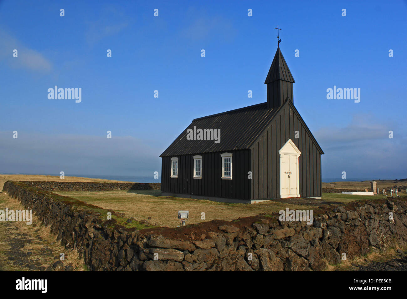 L'église noire de Budir. L'Islande Banque D'Images
