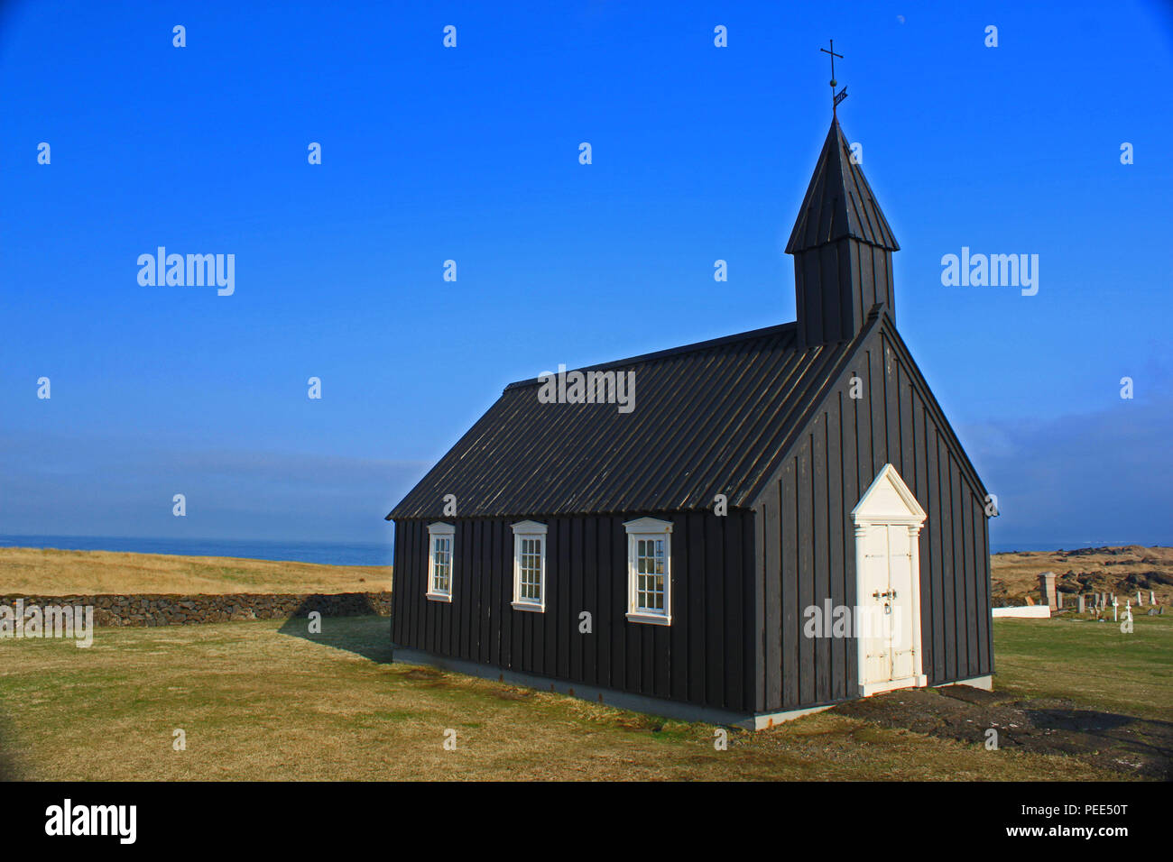 L'église noire de Budir. L'Islande Banque D'Images