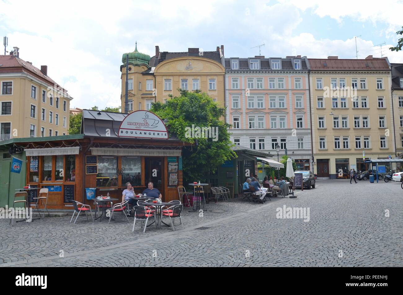 München, die Hauptstadt Bayerns (Deutschland) : Altstadthäuser um den Wiener Platz à Au-haidhausen Banque D'Images