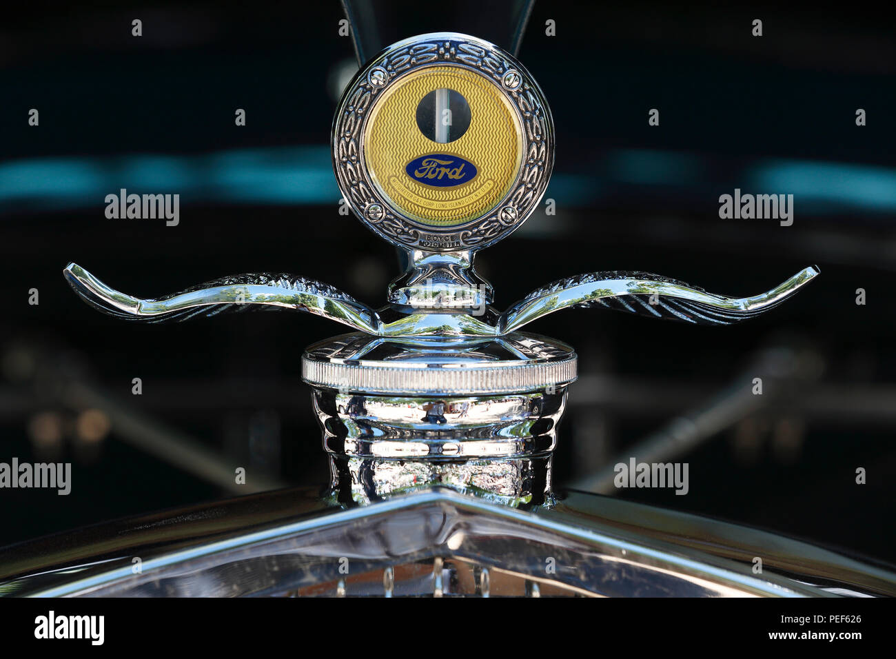 Un Turdor Ford Vintage 1928, indicateur de température sur le radiateur avec logo Ford, vue avant, Allemagne Banque D'Images