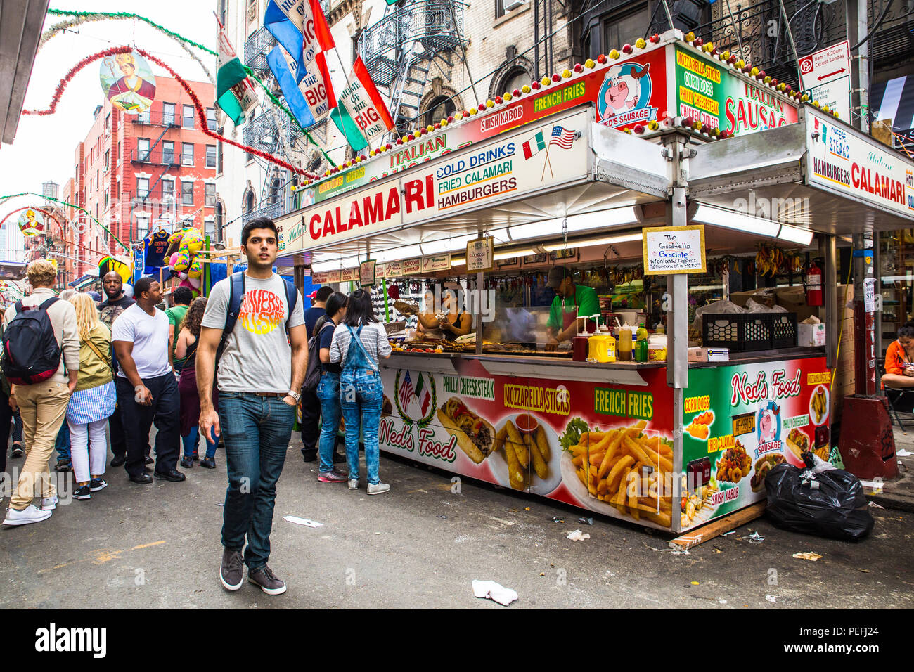 La ville de New York, New York - 21 septembre 2017 : Avis de la ville de New York Little Italy de Manhattan, de la fête annuelle de San Gennaro avec de la nourriture v Banque D'Images