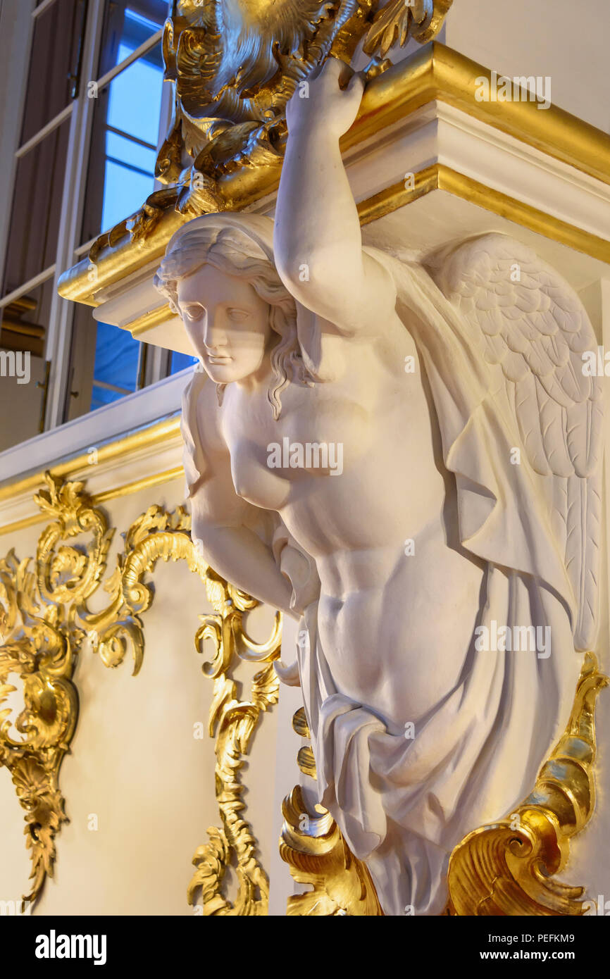Saint Petersburg, Russie - 3 janvier 2018 : La Jordanie escalier dans le Palais d'hiver, Musée de l'Ermitage Banque D'Images