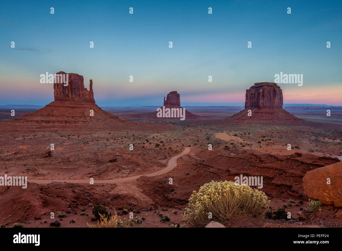 Monument Valley at Dusk Banque D'Images
