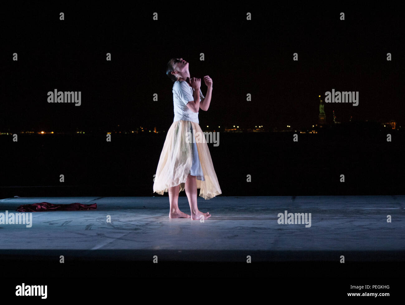"Les Secrets de la Pavés,' pleure la mort de Juifs polonais au cours de l'holocauste nazi, a été effectuée au niveau de la batterie Dance Festival en août 2018. Banque D'Images