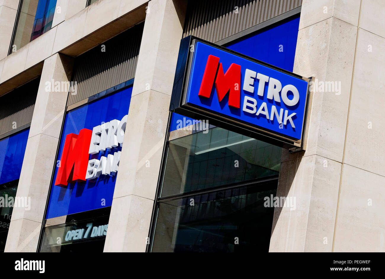 Metro bank, London city centre, Angleterre Banque D'Images