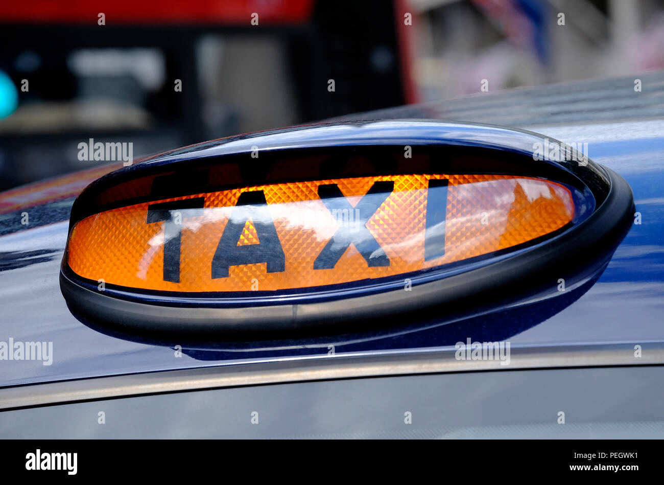 Enseigne sur london black cab, Angleterre Banque D'Images