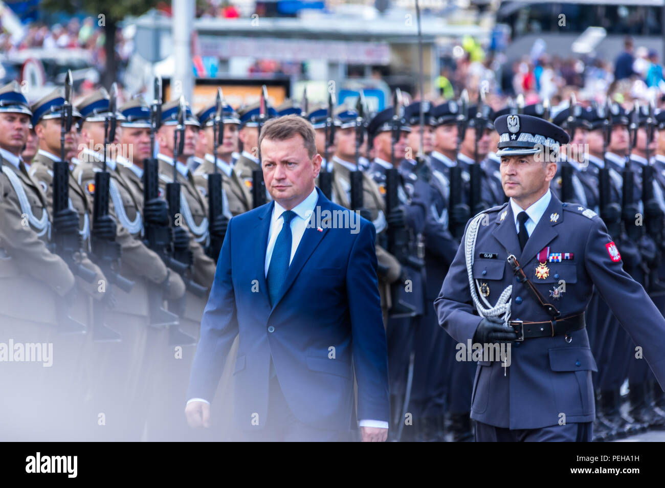 Varsovie, Pologne, le 15 août, 2018 : la Pologne célèbre la Journée des Forces armées et annuel 98e anniversaire de la bataille de Varsovie. Grand Défilé de l'indépendance avec plus de 2 000 soldats, des centaines de reconstitution historique, différents types de véhicules militaires, plus ou moins 100 avions et hélicoptères et 100 000 spectateurs ont eu lieu dans la capitale de la Pologne. De petites unités venant des Etats-Unis, du Royaume-Uni, de la Croatie et de la Roumanie ont défilé avec des soldats polonais. Le Président Andrzej Duda de Pologne, Mateusz Morawiecki (PM) et Mariusz Blaszczak (MoD) a pris part à l'événement. Credit : dario photography/Alamy Live News. Banque D'Images